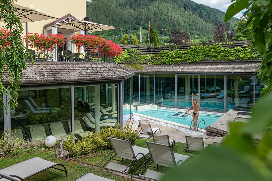 family-hotel-alpholiday-dimaro-trentino-estate