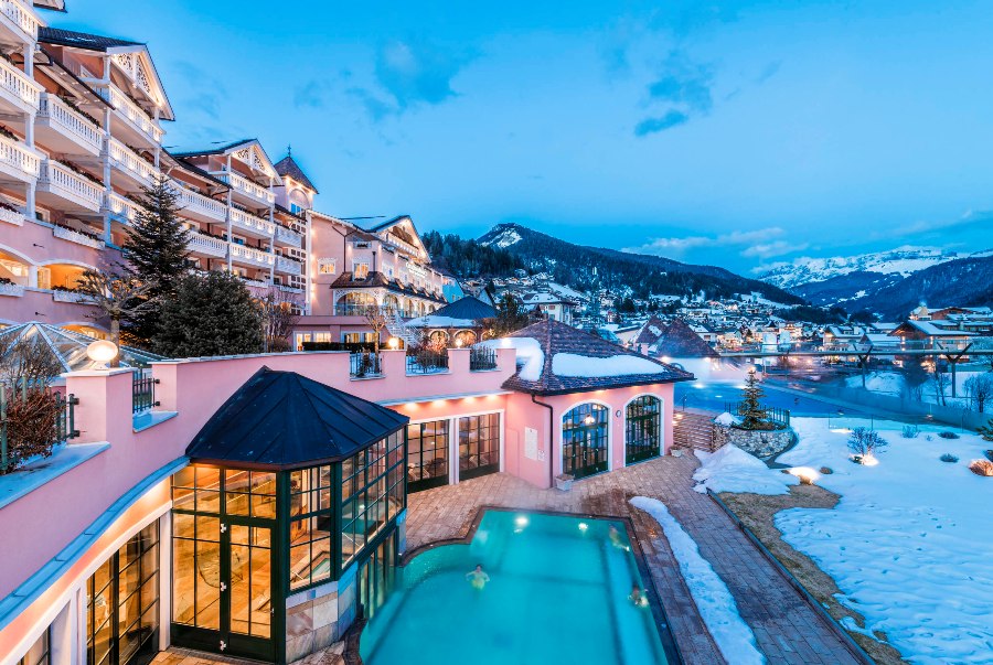 Cavallino Bianco Esterno inverno hotel per famiglie