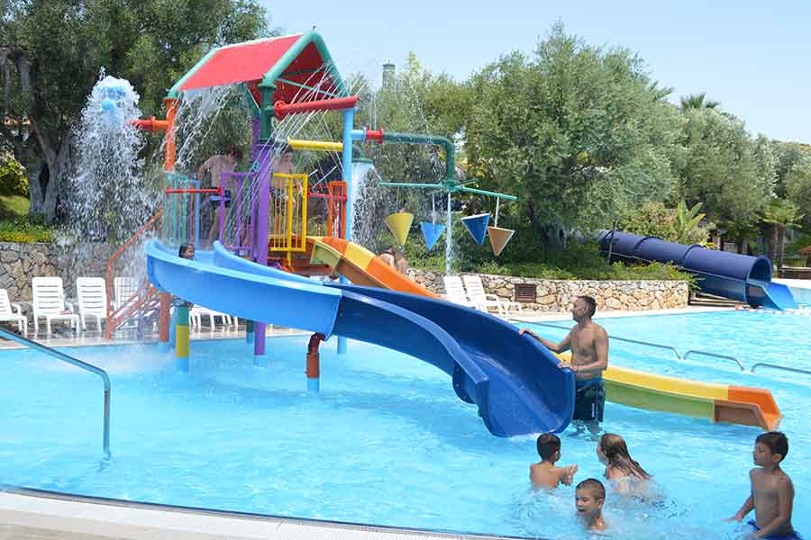 Villaggio e Resort Blue Marine a Marina di Camerota in Cilento, parco acquatico scivoli
