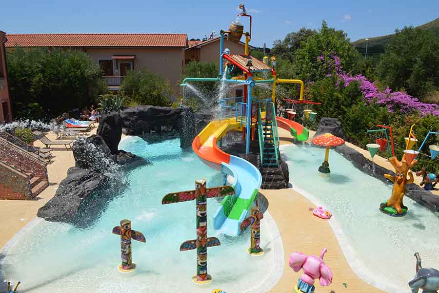 Villaggio e Resort Blue Marine a Marina di Camerota in Cilento, parco acquatico scivoli